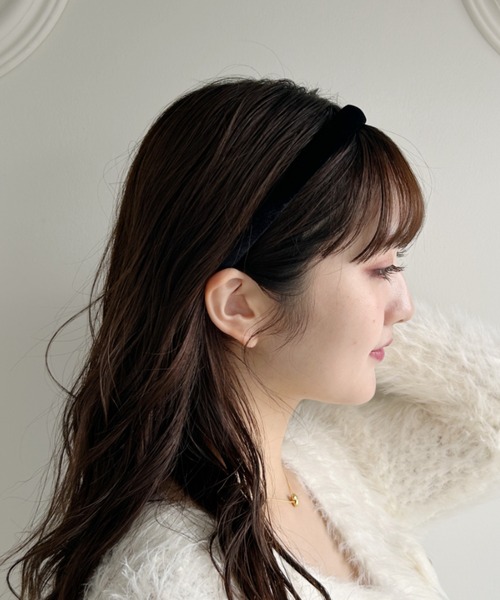 Loueme（ルエム）の「ベロアスリムカチューシャ（カチューシャ・レディース・ベージュ/キャメル/レッド/ブラック・FREE）」の6枚目の写真