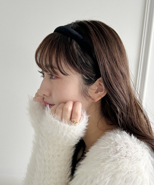 Loueme（ルエム）の「ベロアスリムカチューシャ（カチューシャ・レディース・ベージュ/キャメル/レッド/ブラック・FREE）」の7枚目の写真