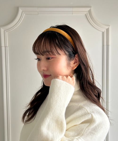 Loueme（ルエム）の「ベロアスリムカチューシャ（カチューシャ・レディース・ベージュ/キャメル/レッド/ブラック・FREE）」の11枚目の写真