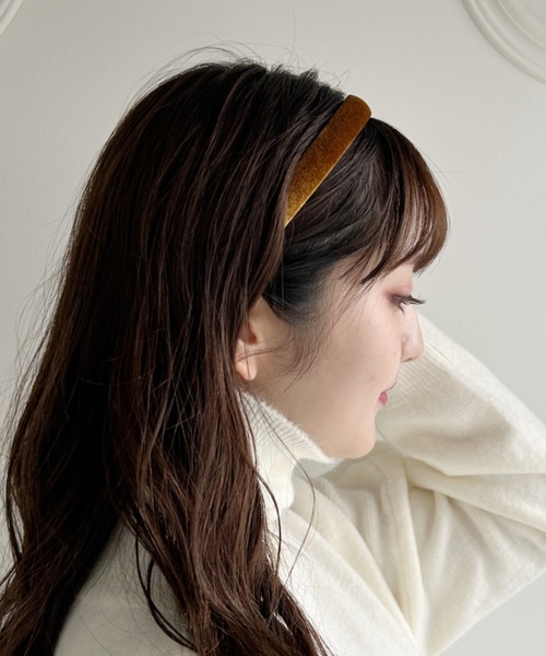 Loueme（ルエム）の「ベロアスリムカチューシャ（カチューシャ・レディース・ベージュ/キャメル/レッド/ブラック・FREE）」の12枚目の写真
