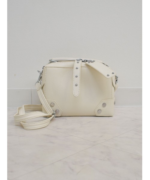 Reurie'（レウリィ）の「スタッズスクエアショルダーバッグ/studs