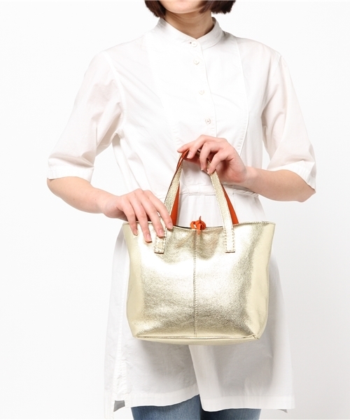 collex（コレックス）の「tepe・colxコラボレザーバッグSメタリック（トートバッグ・レディース・ゴールド・FREE）」の7枚目の写真