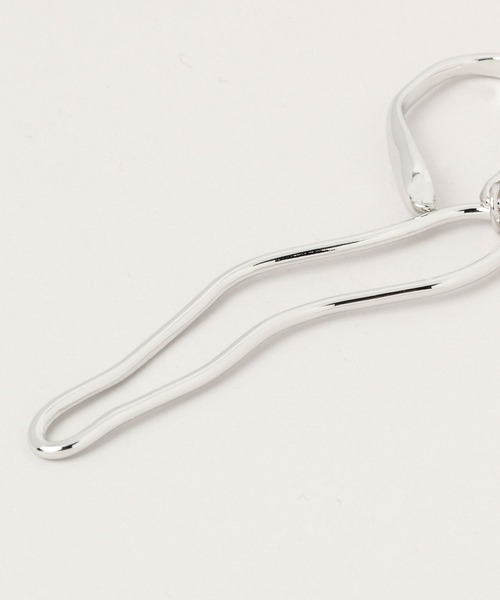 RAGEBLUE(レイジブルー)の「スイングイヤカフL(イヤーカフ・レディース・グレー・FREE)」の3枚目の写真