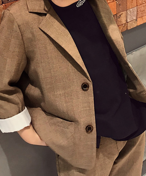 DAY CLOSET（デイ クローゼット）の「キッズ セットアップスーツ ジャケット+ロングパンツ 上下2点セット（セットアップ・キッズ・ブラウン・140cm/100cm/110cm/130cm/120cm/90cm）」の3枚目の写真