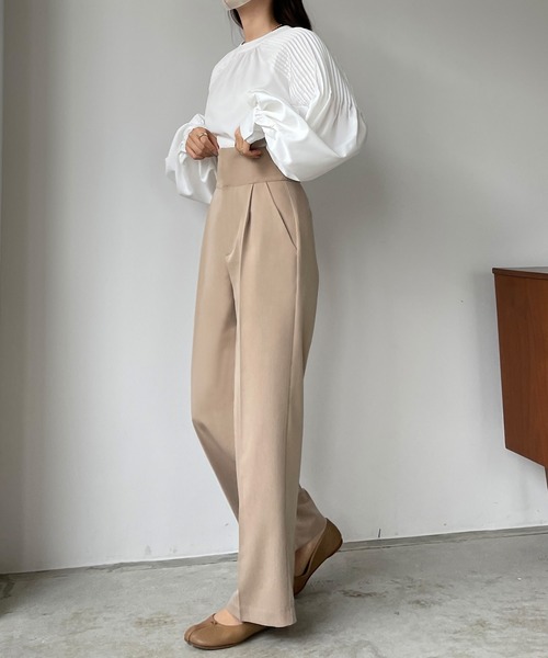 Louere(ルエレ)の「薄手ハイウエストタックパンツ(その他パンツ・レディース・ブラック/アイボリー/ベージュ/ライトブラウン/チャコール・SMALL/MEDIUM/LARGE/X-LARGE)」の16枚目の写真