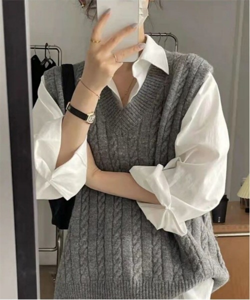 gossip!ロサンゼルス(ゴシップロサンゼルス)の「Vネックニットベスト(ベスト・レディース・グレー/ブラック/オフホワイト/ベージュ・FREE)」の9枚目の写真