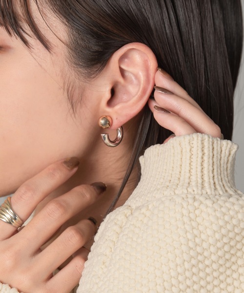 lawgy(ラウジー)の「round ball mix pierce(ピアス(両耳用)・レディース・シルバー/ゴールド・FREE)」の3枚目の写真