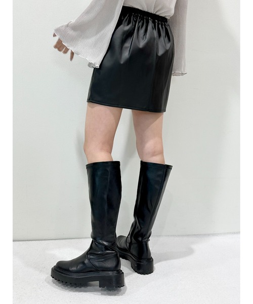 CECIL McBEE（セシルマクビー）の「フェイクレザースリットミニスカート（スカート・レディース・ブラック・MEDIUM/LARGE）」の5枚目の写真