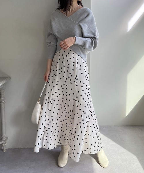 one after another NICE CLAUP(ワンアフターアナザーナイスクラップ)の「クロスデザインニット 2023SS(ニット/セーター・レディース・グレー/レッド/オフホワイト/ピンクベージュ・FREE)」の11枚目の写真