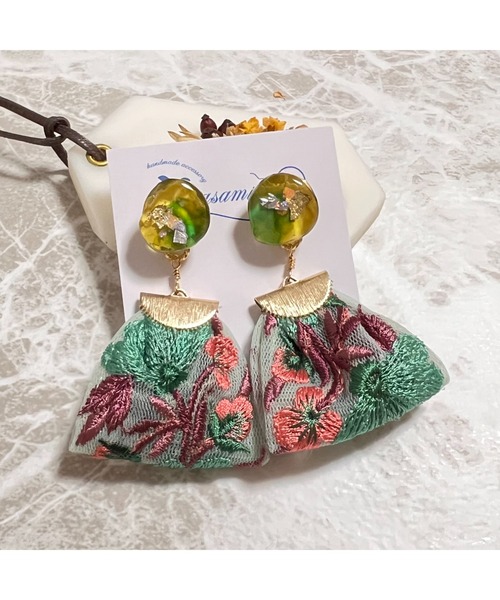 tone（トーン）の「【masamiyabi】アゲートスライスインド刺繍ピアス(MA)（ピアス（両耳用）・レディース・ブルー系その他/ミント/ピンク系その他・FREE）」の2枚目の写真