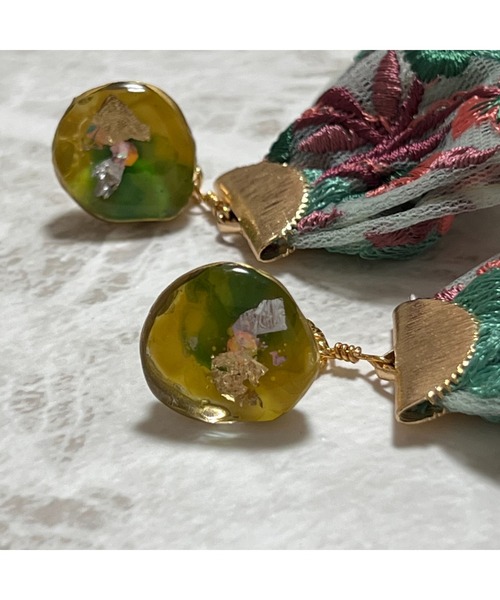 tone（トーン）の「【masamiyabi】アゲートスライスインド刺繍ピアス(MA)（ピアス（両耳用）・レディース・ブルー系その他/ミント/ピンク系その他・FREE）」の6枚目の写真