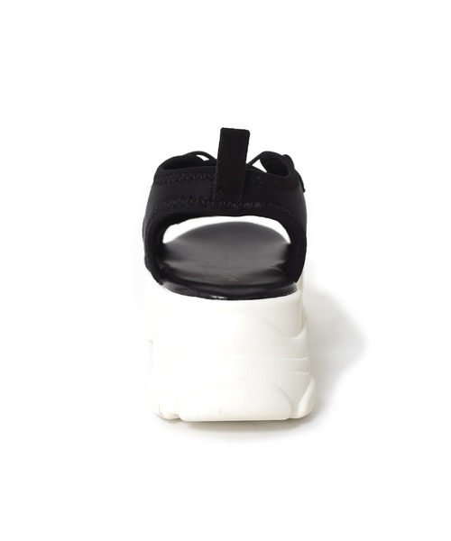 w closet（ダブルクローゼット）の「厚底スポーツサンダル（サンダル・レディース・ブラック/オフホワイト・M/L）」の5枚目の写真