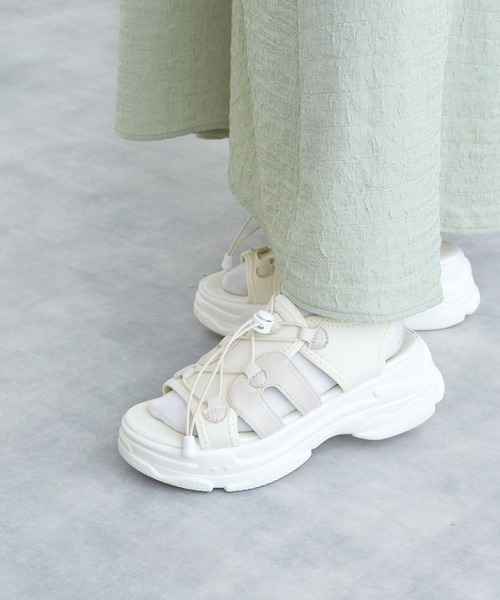 w closet（ダブルクローゼット）の「厚底スポーツサンダル（サンダル・レディース・ブラック/オフホワイト・M/L）」の12枚目の写真