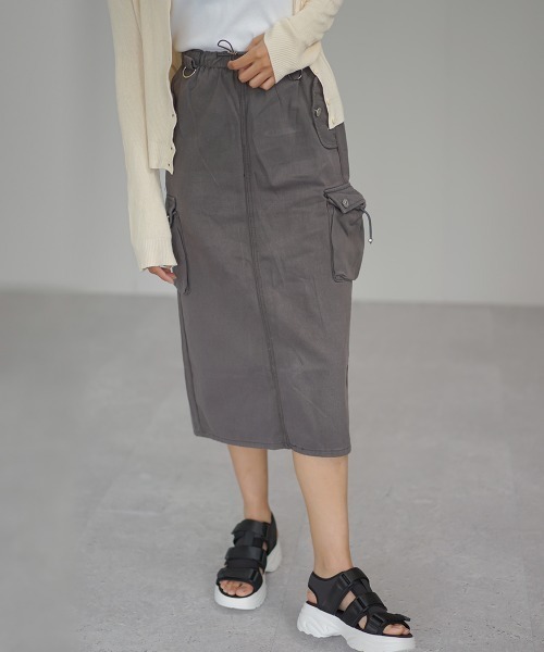Auntie Rosa(アンティローザ)の「コットンツイルロングカーゴスカート(スカート・レディース・チャコールグレー/グレー・MEDIUM/LARGE/SMALL)」の4枚目の写真