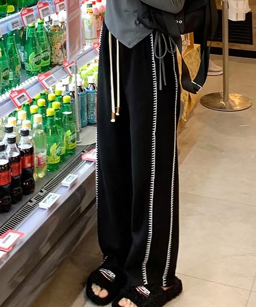 NinaetLina（ニナエリナ）の「サイドステッチジャージストレートパンツ（その他パンツ・レディース・ブラック・XL/L/M）」の2枚目の写真