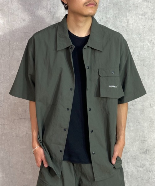 Gramicci（グラミチ）の「【ムラサキスポーツ限定】GRAMICCI/グラミチ ナイロンシャツ オーバーサイズ 撥水 セットアップ対応 GMJ3-S2136（シャツ/ブラウス・メンズ・ブラック系その他/グレー/ブラック/イエロー・XL/M/L）」の13枚目の写真