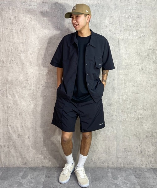 Gramicci（グラミチ）の「【ムラサキスポーツ限定】GRAMICCI/グラミチ ナイロンシャツ オーバーサイズ 撥水 セットアップ対応 GMJ3-S2136（シャツ/ブラウス・メンズ・ブラック系その他/グレー/ブラック/イエロー・XL/M/L）」の20枚目の写真