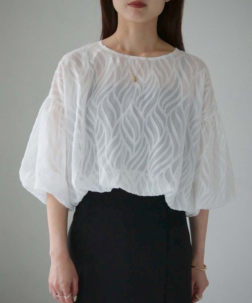 cheriella（シェリエラ）の「【cheriella】WEB限定リーフシアーバルーンショートトップス（シャツ/ブラウス・レディース・ブラック/アイボリー/オフホワイト・M）」の5枚目の写真