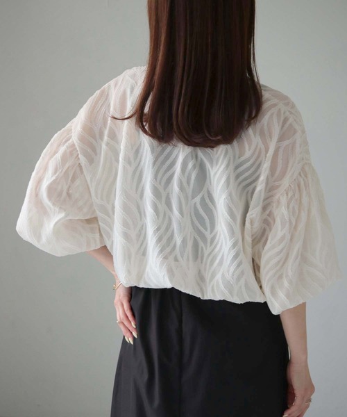 cheriella（シェリエラ）の「【cheriella】WEB限定リーフシアーバルーンショートトップス（シャツ/ブラウス・レディース・ブラック/アイボリー/オフホワイト・M）」の18枚目の写真