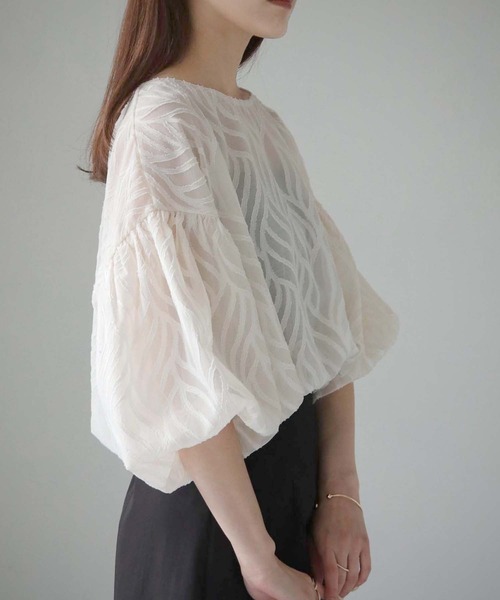 cheriella（シェリエラ）の「【cheriella】WEB限定リーフシアーバルーンショートトップス（シャツ/ブラウス・レディース・ブラック/アイボリー/オフホワイト・M）」の17枚目の写真