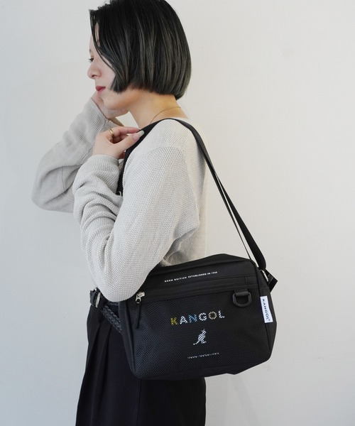 KANGOL(カンゴール)の「【 KANGOL / カンゴール 】 メッシュ ポケット ワイド ショルダーバッグ(ショルダーバッグ・メンズ・ブラウン/ブラック/オフホワイト/ブラック×ホワイト・FREE)」の2枚目の写真