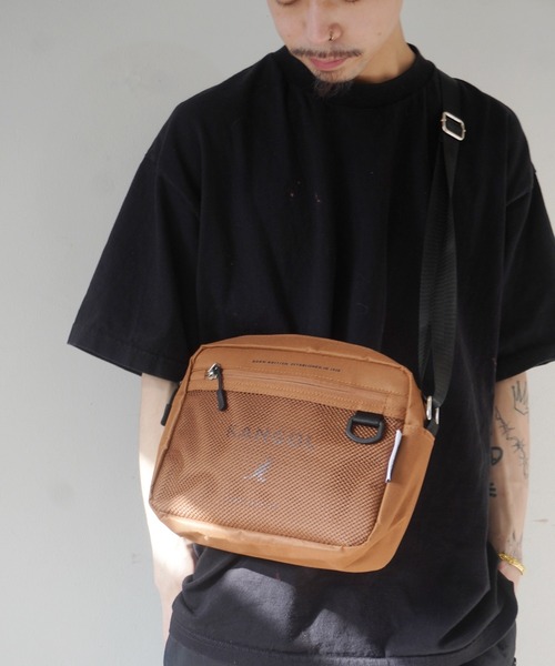 KANGOL(カンゴール)の「【 KANGOL / カンゴール 】 メッシュ ポケット ワイド ショルダーバッグ(ショルダーバッグ・メンズ・ブラウン/ブラック/オフホワイト/ブラック×ホワイト・FREE)」の10枚目の写真