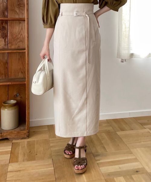 mysty woman(ミスティウーマン)の「ベルテッドハイウエストナロースカート 964545(スカート・レディース・アイボリー/マスタード/モカ・SMALL/MEDIUM)」の9枚目の写真