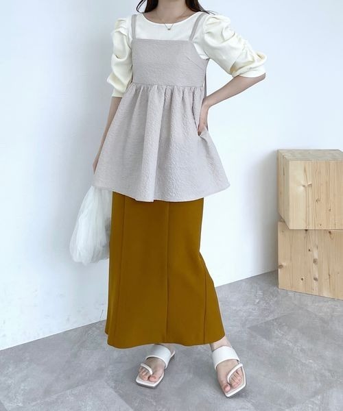 mysty woman(ミスティウーマン)の「ベルテッドハイウエストナロースカート 964545(スカート・レディース・アイボリー/マスタード/モカ・SMALL/MEDIUM)」の14枚目の写真