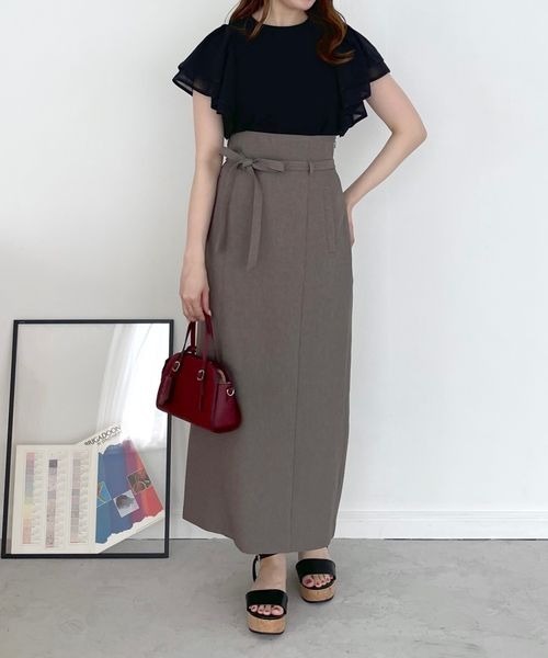 mysty woman(ミスティウーマン)の「ベルテッドハイウエストナロースカート 964545(スカート・レディース・アイボリー/マスタード/モカ・SMALL/MEDIUM)」の4枚目の写真