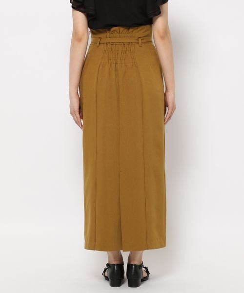 mysty woman(ミスティウーマン)の「ベルテッドハイウエストナロースカート 964545(スカート・レディース・アイボリー/マスタード/モカ・SMALL/MEDIUM)」の18枚目の写真