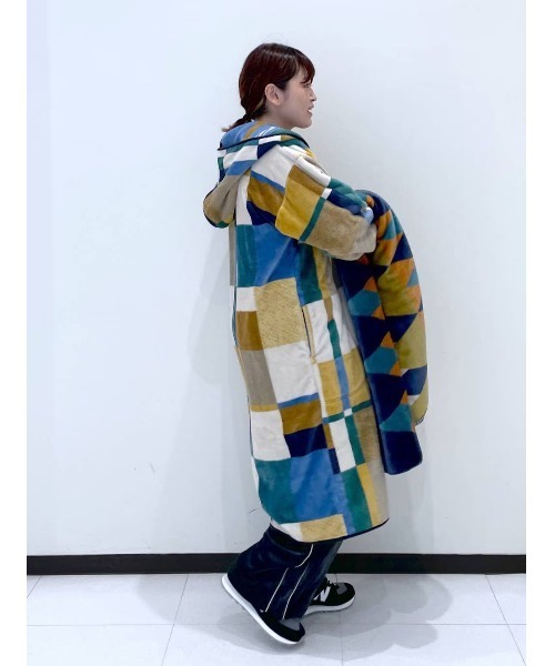 BAYFLOW（ベイフロー）の「[首元までしっかり暖かい]BF着るブランケット 23AW（ブランケット・レディース・パープル系/ベージュ系/サックスブルー系・0）」の22枚目の写真