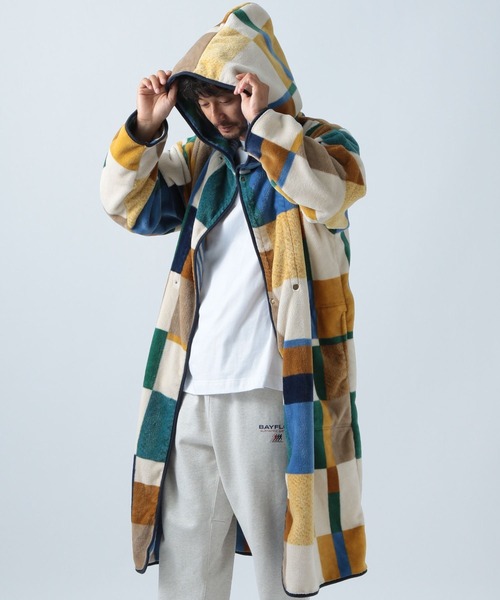 BAYFLOW（ベイフロー）の「[首元までしっかり暖かい]BF着るブランケット 23AW（ブランケット・レディース・パープル系/ベージュ系/サックスブルー系・0）」の7枚目の写真