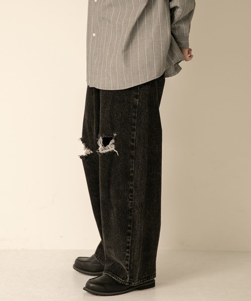 SENSE OF PLACE by URBAN RESEARCH(センスオブプレイスバイアーバンリサーチ)の「ダメージデニムワイドパンツ(デニムパンツ・メンズ・ブラック/ライトインディゴブルー・LARGE/MEDIUM)」の3枚目の写真