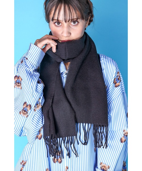 an meets zakka（アンミツザッカ）の「an meets zakka バリエーションファー混マフラー（マフラー・レディース・アイボリー/レッド/レッド系その他2/ブラック/アイボリー系/ブラウン系その他/ワインレッド/チャコールグレー/ベージュ/ブラック系その他2/グリーン系その他/ブラック×ホワイト/ブルー/ネイビー系/ブルー系その他/ブラック系その他/レッド系その他・ONE SIZE）」の18枚目の写真