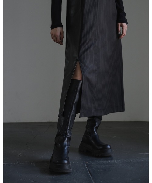 LEANN MOMENT(リーンモーメント)の「Stripe Leather Camisole Dress(ワンピース・レディース・ブラック/グレー・FREE)」の12枚目の写真