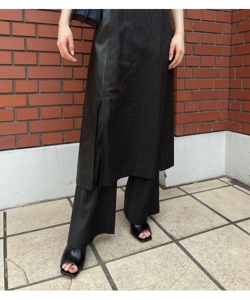 LEANN MOMENT(リーンモーメント)の「Stripe Leather Camisole Dress(ワンピース・レディース・ブラック/グレー・FREE)」の15枚目の写真