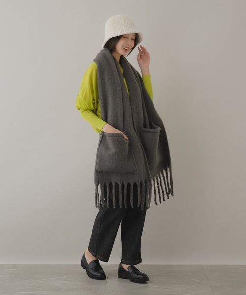KATHARINE ROSS（キャサリンロス）の「【KATHARINE ROSS】WEB限定 ポケット付ボリュームストール（ストール/ショール・レディース・ホワイト/グレー/パープル・MEDIUM）」の5枚目の写真
