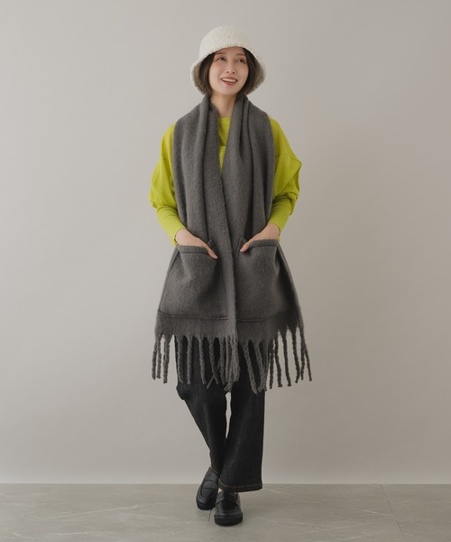 KATHARINE ROSS（キャサリンロス）の「【KATHARINE ROSS】WEB限定 ポケット付ボリュームストール（ストール/ショール・レディース・ホワイト/グレー/パープル・MEDIUM）」の7枚目の写真