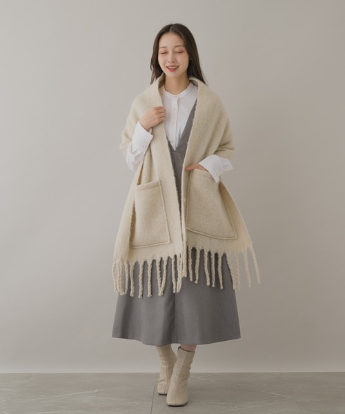 KATHARINE ROSS（キャサリンロス）の「【KATHARINE ROSS】WEB限定 ポケット付ボリュームストール（ストール/ショール・レディース・ホワイト/グレー/パープル・MEDIUM）」の11枚目の写真
