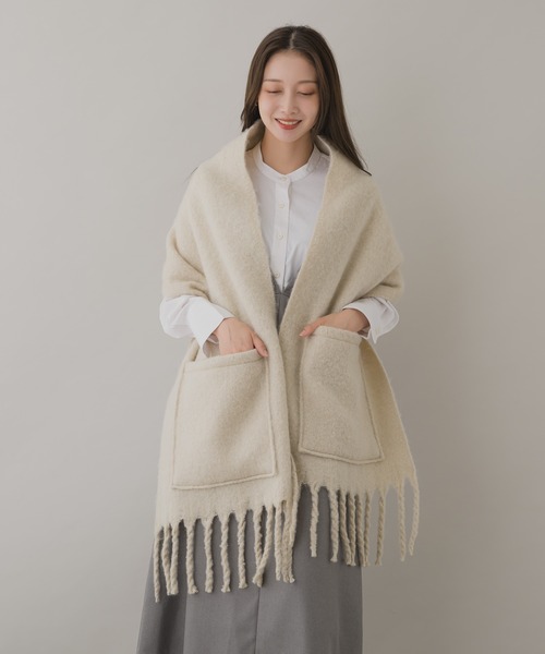 KATHARINE ROSS（キャサリンロス）の「【KATHARINE ROSS】WEB限定 ポケット付ボリュームストール（ストール/ショール・レディース・ホワイト/グレー/パープル・MEDIUM）」の15枚目の写真