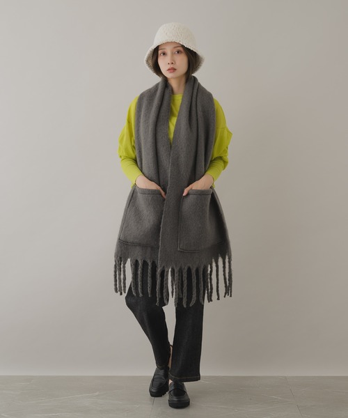 KATHARINE ROSS（キャサリンロス）の「【KATHARINE ROSS】WEB限定 ポケット付ボリュームストール（ストール/ショール・レディース・ホワイト/グレー/パープル・MEDIUM）」の6枚目の写真