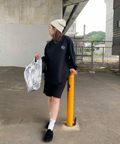 ISOOK（アイスー）の「ナイロンライクロゴプルオーバー(miho select) / ナイロントップス カジュアルコーデ メンズライク（その他トップス・レディース・ブラック・FREE）」の2枚目の写真