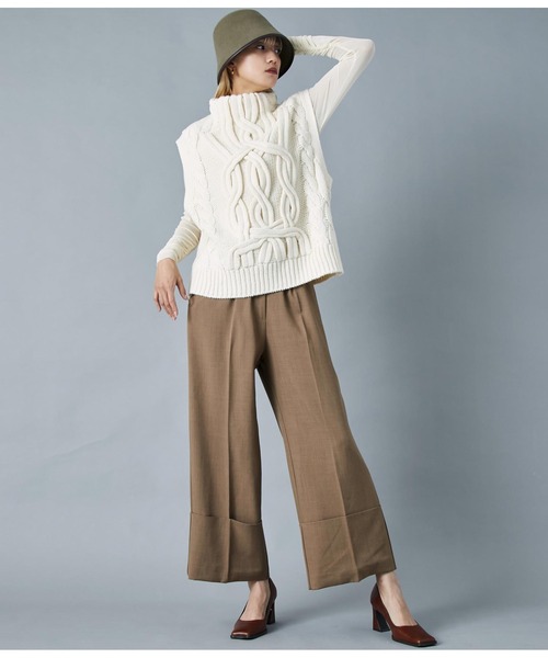 Settimissimo（セッティミッシモ）の「デザインケーブル編み ボトルネック ニットベスト ジレ（ベスト・レディース・キャメル/ブルー/アイボリー・FREE）」の8枚目の写真