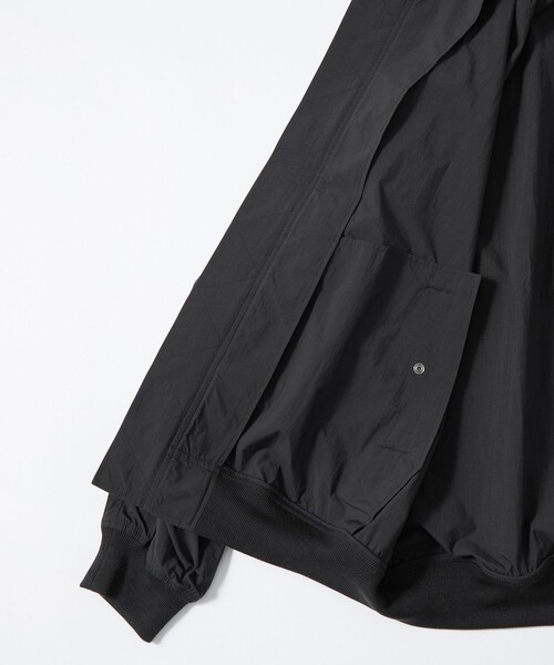 green label relaxing(グリーンレーベルリラクシング)の「【WEB限定】<GLR or>バルーン MA1 ジャケット(MA-1・メンズ・ブラック/ベージュ・L/M/S)」の20枚目の写真