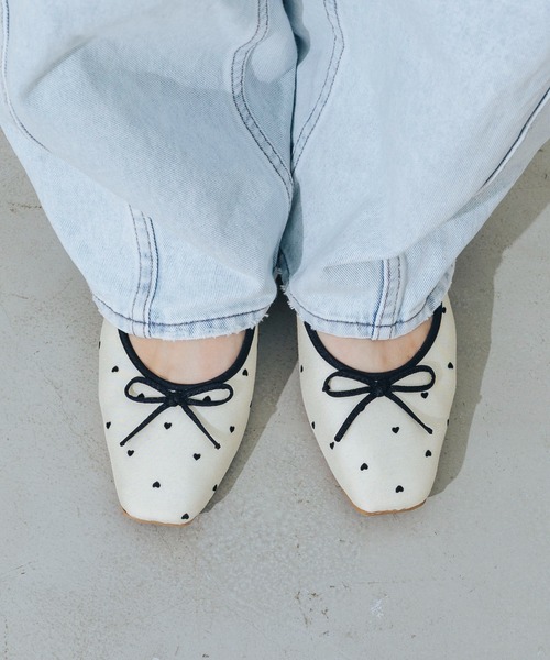 EVOL(イーボル)の「【EVOL】晴雨兼用ソフトスクエアトゥバレエ IW5273(バレエシューズ・レディース・ブラック/アイボリー/シルバー/レオパード/アッシュグレー/グレー系その他/ホワイト系その他/ベージュ・22.0cm/22.5cm/23.0cm/23.5cm/24.0cm/24.5cm/25.0cm)」の3枚目の写真