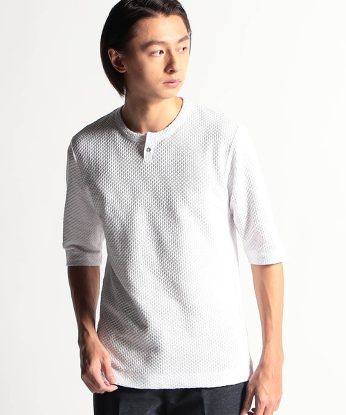 HIDEAWAYS NICOLE（ハイダウェイニコル）の「シャーリングジャガードヘンリーネック5分袖プルオーバー（Tシャツ/カットソー・メンズ・オフホワイト/ブラック/サックスブルー・MEDIUM/LARGE/X-LARGE）」の2枚目の写真