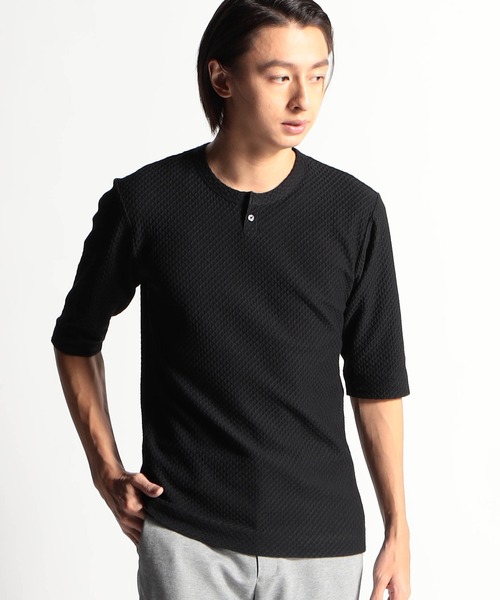 HIDEAWAYS NICOLE（ハイダウェイニコル）の「シャーリングジャガードヘンリーネック5分袖プルオーバー（Tシャツ/カットソー・メンズ・オフホワイト/ブラック/サックスブルー・MEDIUM/LARGE/X-LARGE）」の3枚目の写真