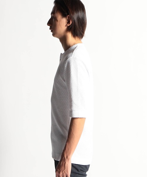 HIDEAWAYS NICOLE（ハイダウェイニコル）の「シャーリングジャガードヘンリーネック5分袖プルオーバー（Tシャツ/カットソー・メンズ・オフホワイト/ブラック/サックスブルー・MEDIUM/LARGE/X-LARGE）」の6枚目の写真