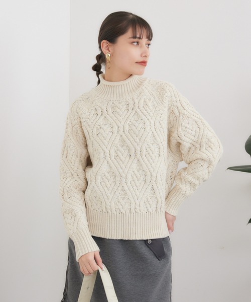 CLOCHE（クロシェ）の「cloche ラグラン袖ケーブルニット（ニット