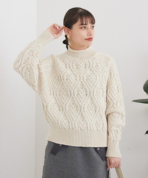 CLOCHE（クロシェ）の「cloche ラグラン袖ケーブルニット（ニット